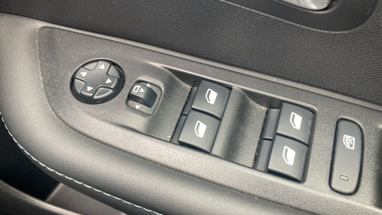 Peugeot 208 1.2 PureTech 100 Allure 5dr Petrol Hatchback